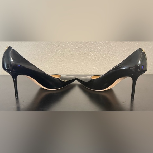 JIMMY CHOO Black Patent Leather Pumps with JC Emblem NWT | 8.5 US - Picture 13 of 15